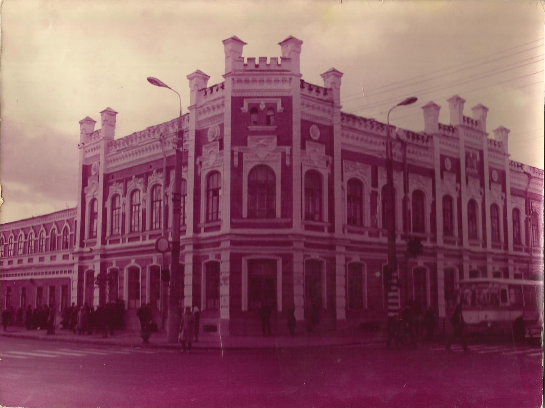 Здание Сызранского медицинского училища по ул. Советская, 5, в котором в 1941-1945 гг. размещался филиал госпиталя №1643. Фотофонд №10 редакции газеты «Красный октябрь». Д.177.