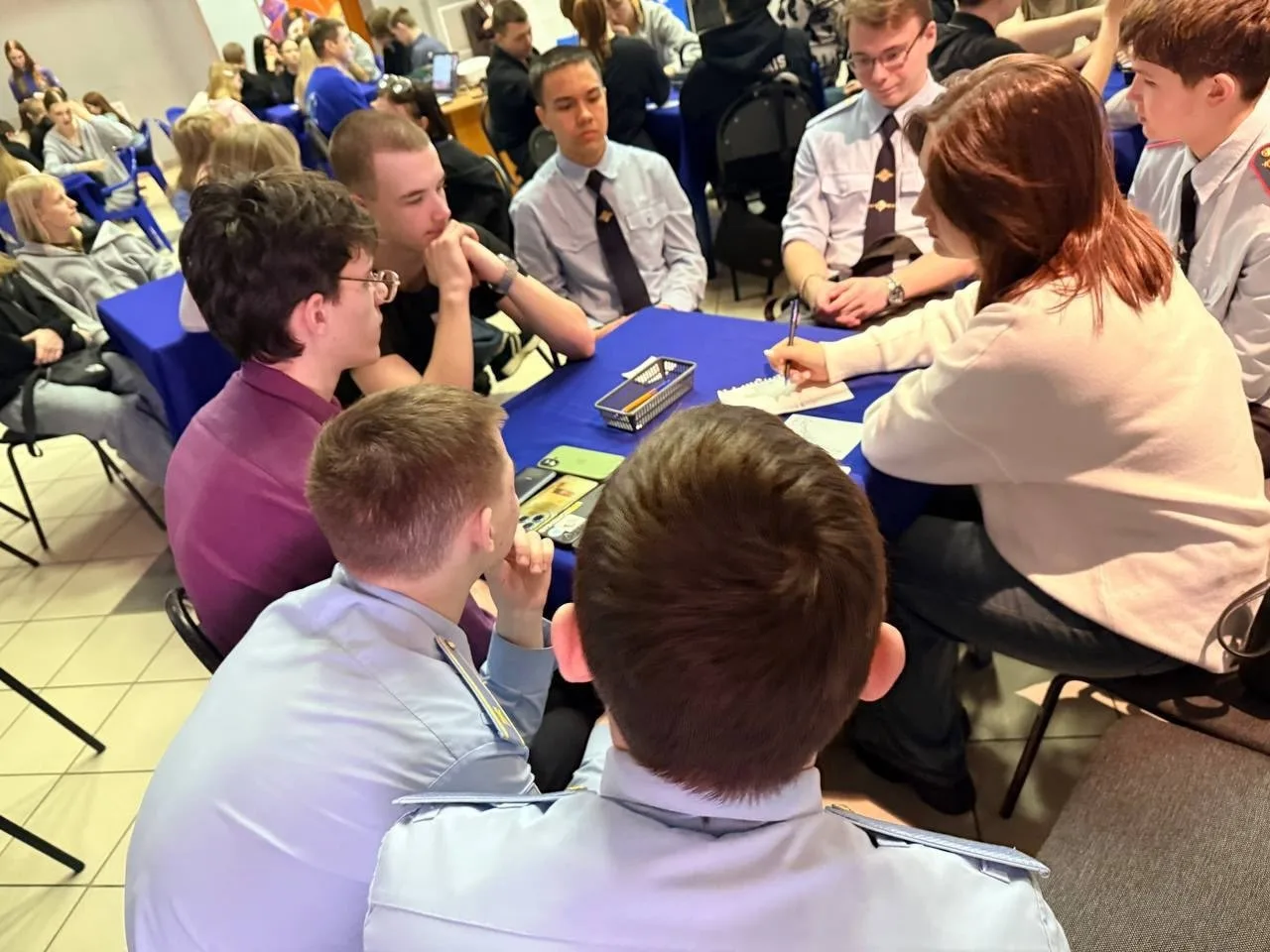 Фото: Интеллектуальная игра «РИСК» (Разум. Интуиция. Скорость. Команда), посвящённая теме «Женщины-герои». Наш колледж представили две команды. — 2