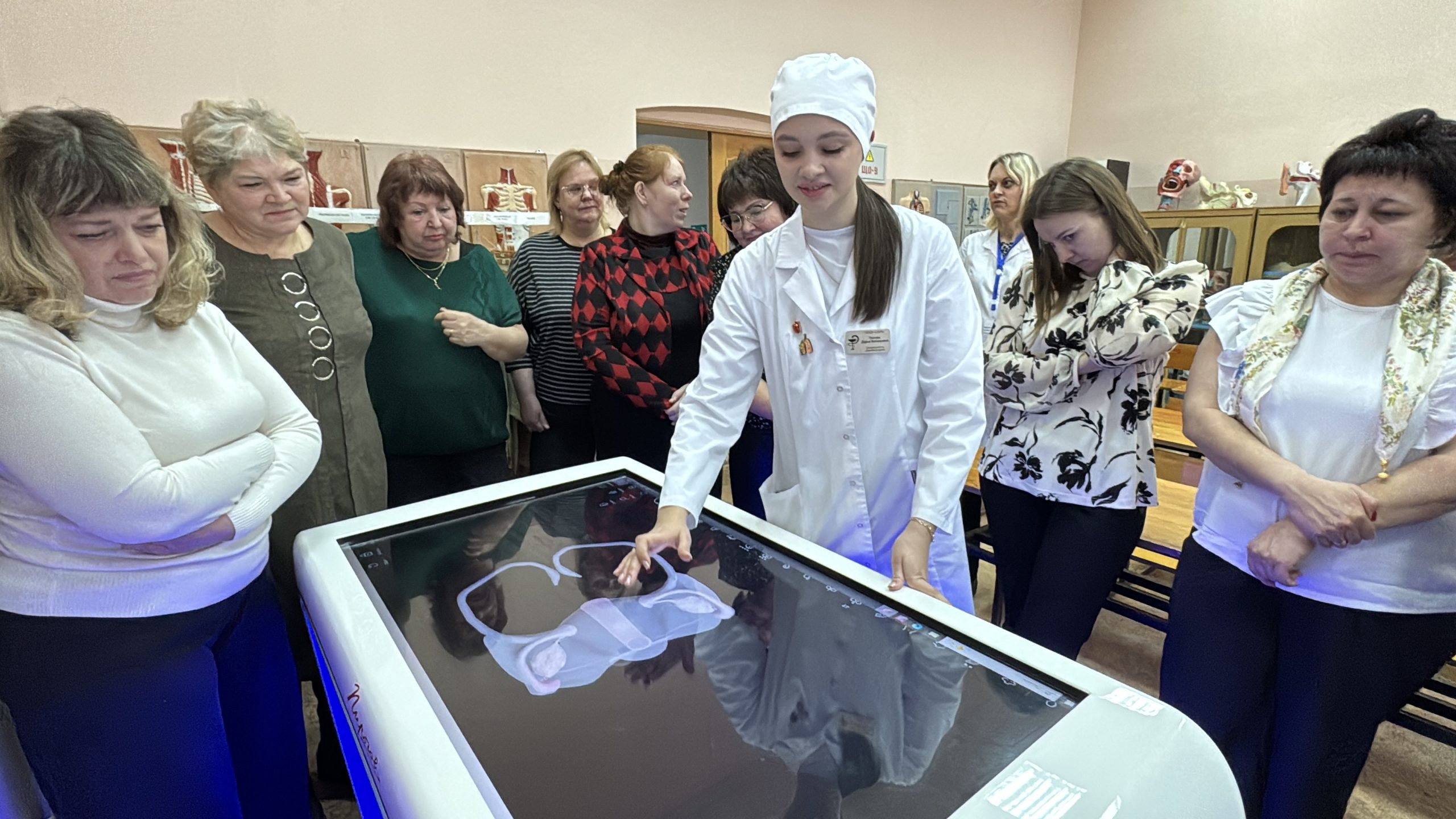 Фото: В марте прошли профориентационные туры в ГБПОУ «СМГК» для руководителей школ — 3