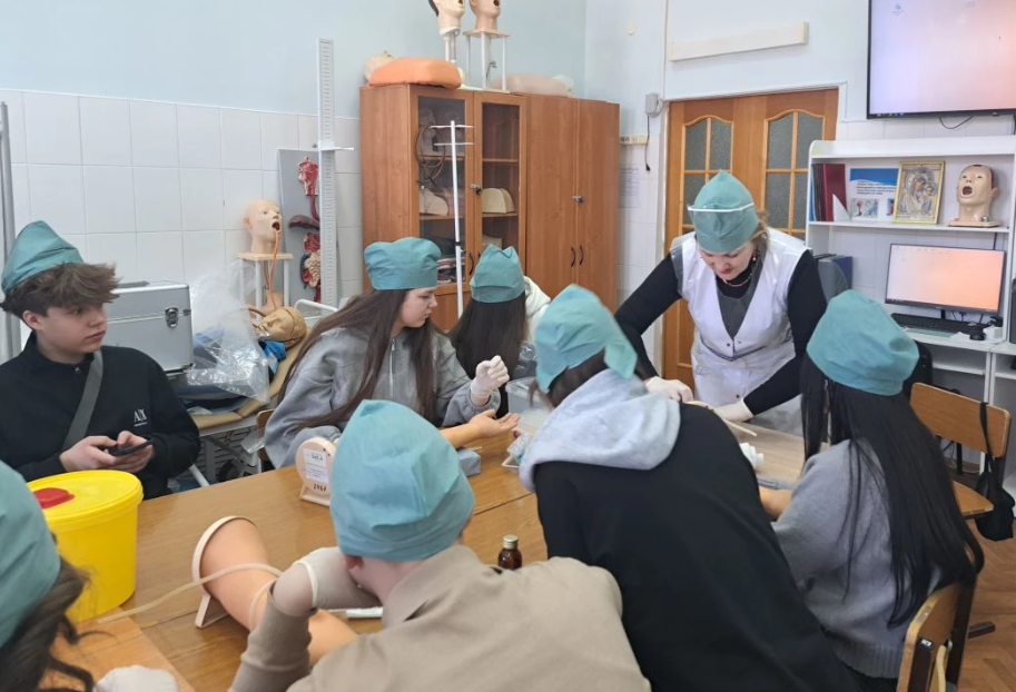 Фото: Закончился курс по предпрофильной подготовке для 175 девятиклассников Западного образовательного округа — 1