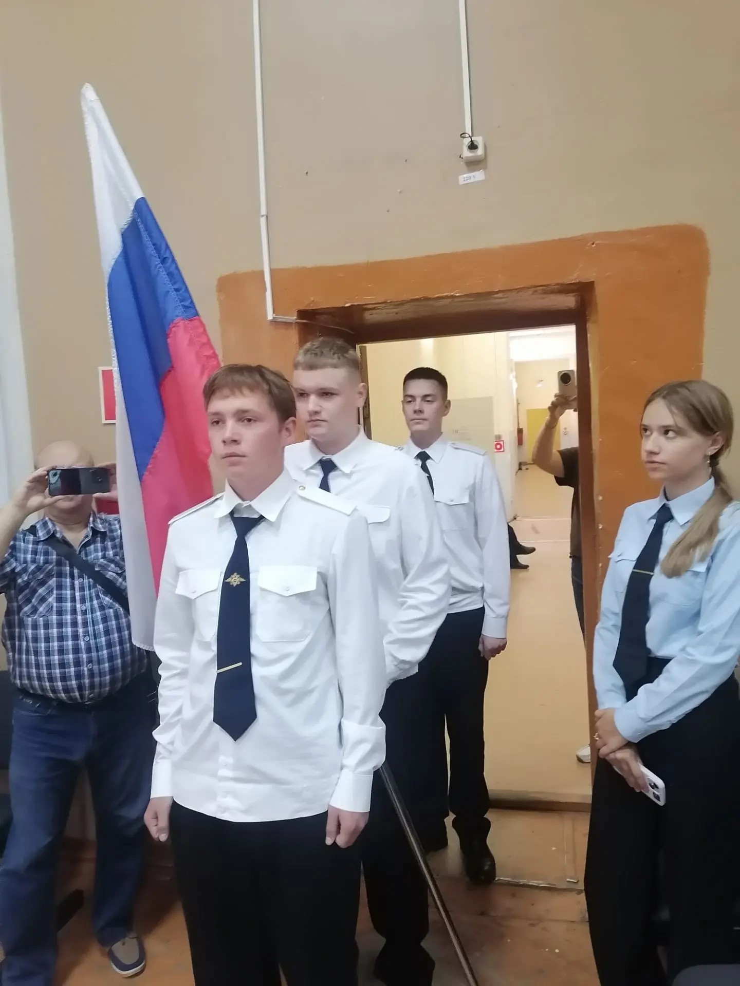 Фото: В Сызранском медико-гуманитарном колледже прошла торжественная линейка — 1