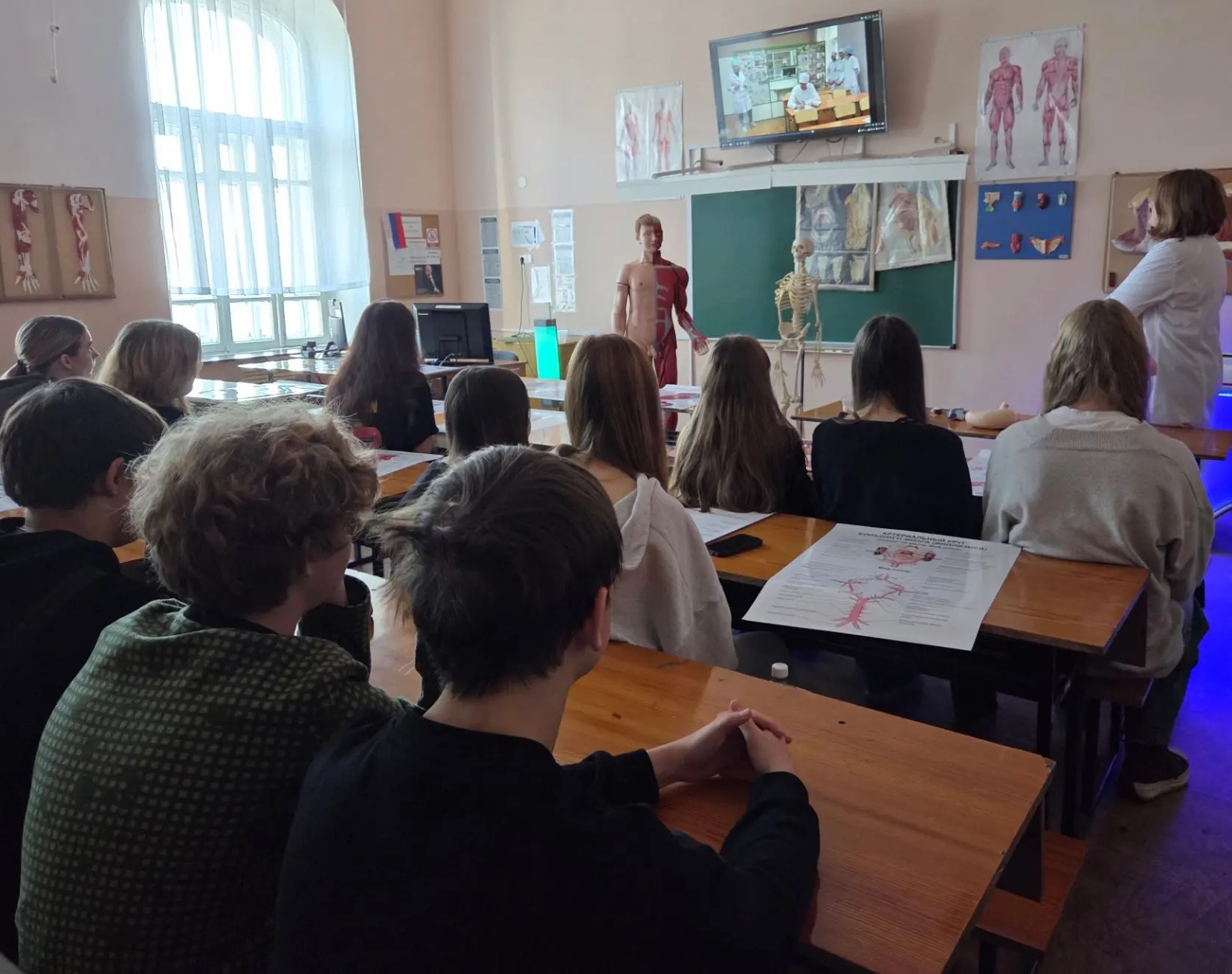 Фото: Каникулярные профориентационные смены «Медицинский работник, жизнь пациента в твоих руках!» для школьников — 2