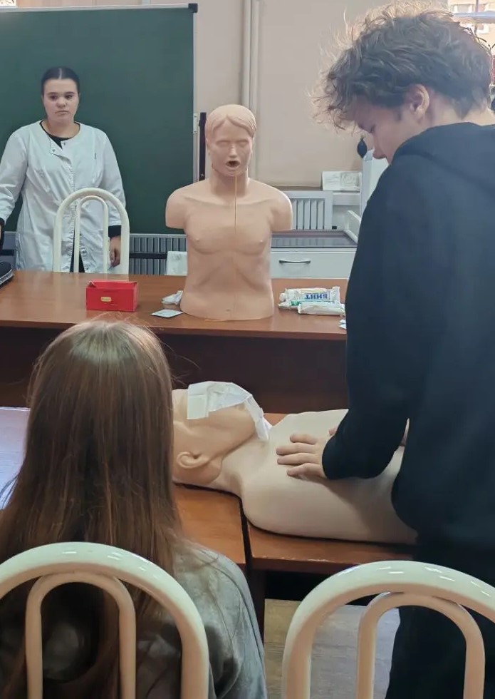 Фото: «Билет в будущее»: вторая профессиональная проба «Оказание экстренной медицинской помощи» — 3