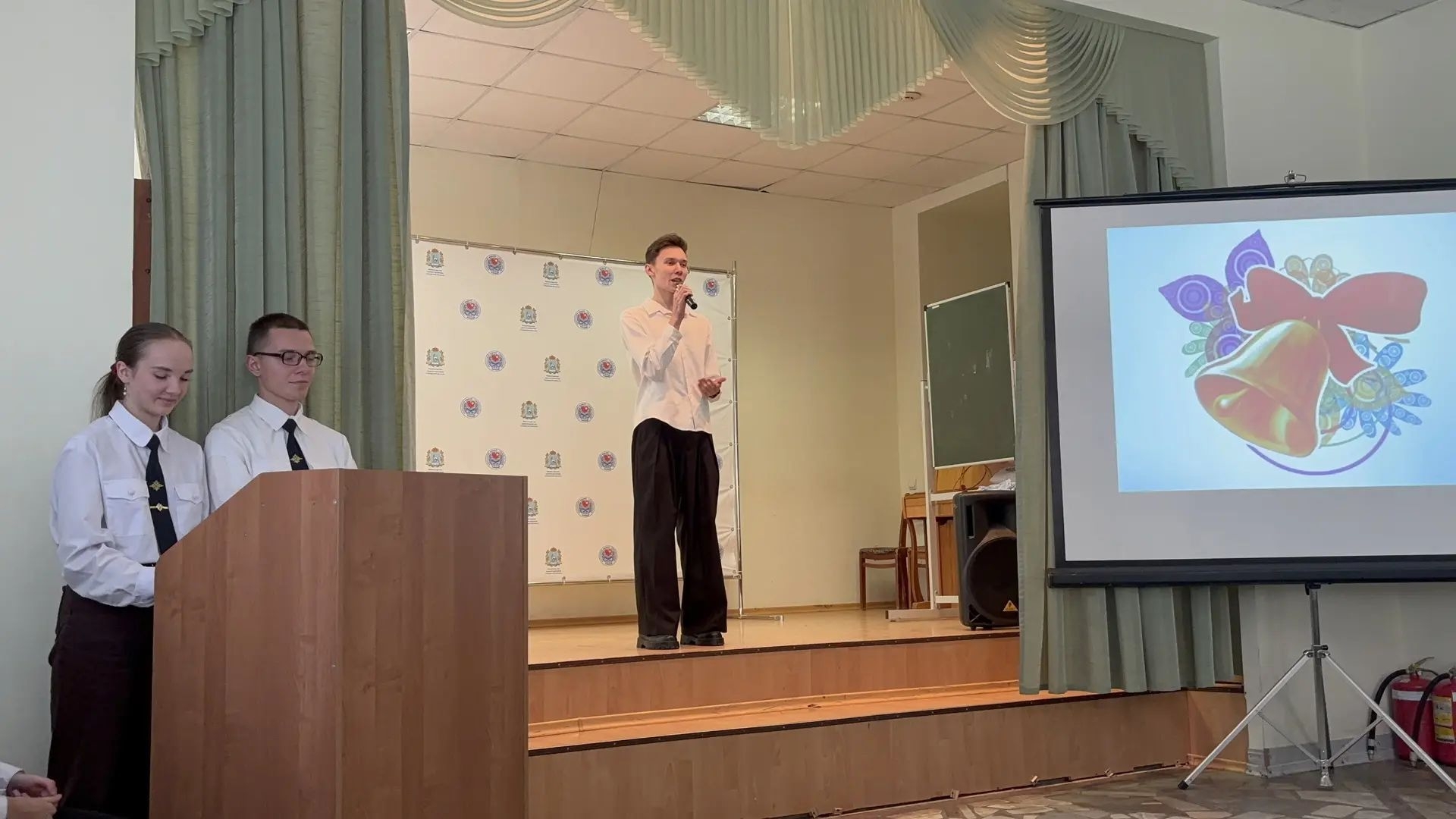 Фото: В колледже студенты провели концерт в честь праздника «День учителя» — 3